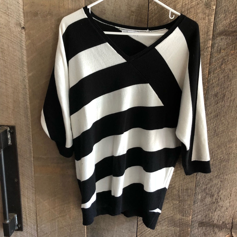 NY and Co Black and White V Neck Dolman Sweater
